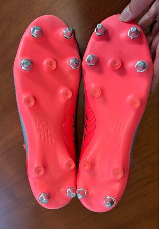 Scarpe da calcio New Balance rosse