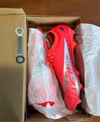 Scarpe da calcio New Balance rosse