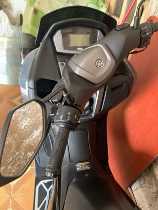 Yamaha NMAX 125cc Negra y Gris con 3060 km