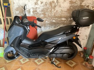 Yamaha NMAX 125cc Negra y Gris con 3060 km