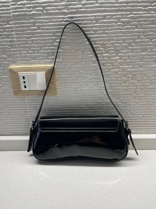 Borsa a spalla nero lucido nuova mai usata