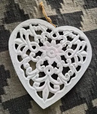 Cuore Decorativo Intagliato Bianco