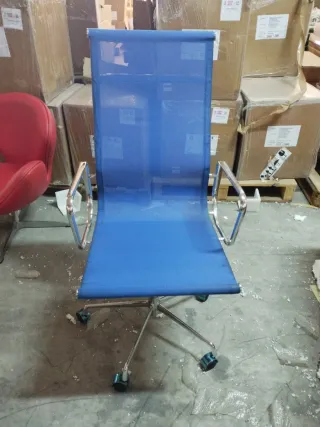 Silla de oficina azul giratoria hidráulica