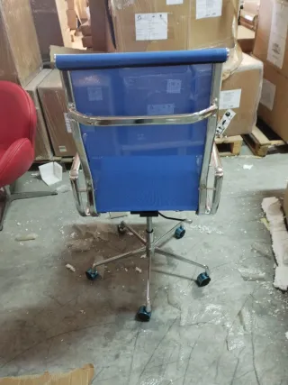 Silla de oficina azul giratoria hidráulica