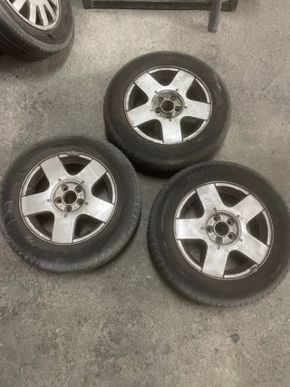 3 Llantas Volkswagen Golf IV