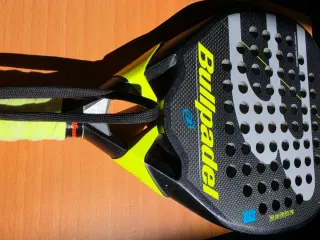 Pala Bullpadel Vertex Carbon Pro Series