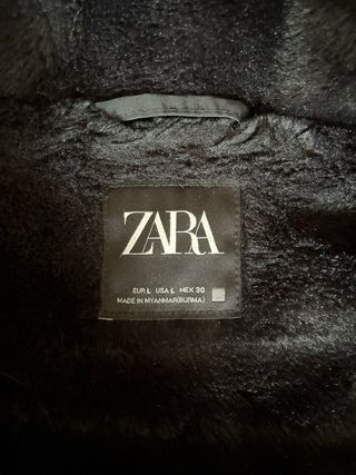 Abrigo Zara Talla L Negro con Capucha