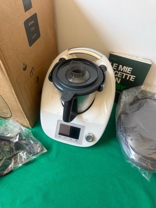 Bimby TM5 completo di accessori in garanzia