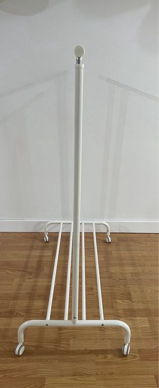 Perchero burro con ruedas IKEA