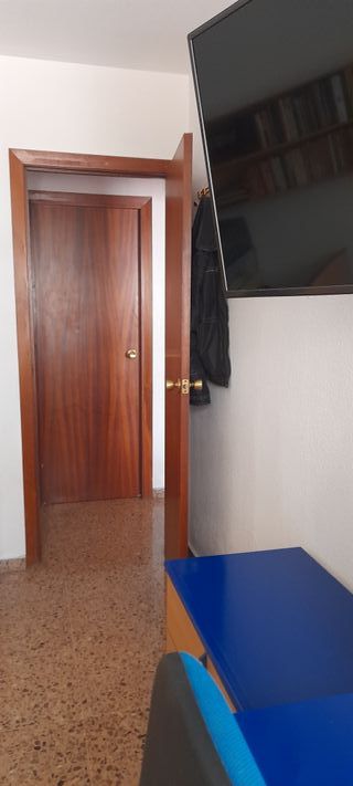 se alquila habitacion