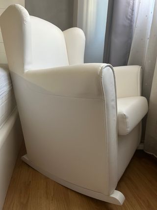 Sillón de lactancia blanco