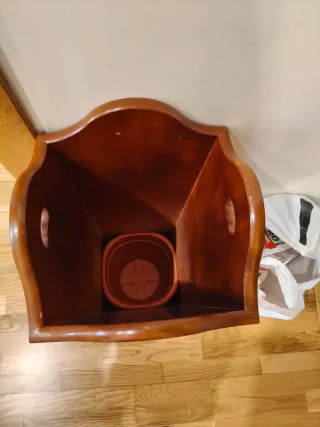 Paragüero de madera antiguo