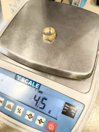 Anillo 18kt triple alianza tricolor con diamante