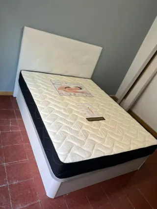 Canape de tela y madera