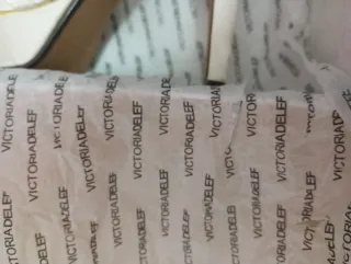 Zapatos de tacón blanco roto