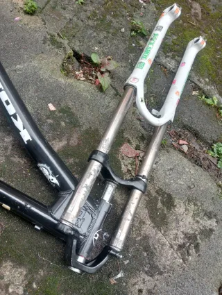 Cuadro Kona Stab Primo DH con amortiguador