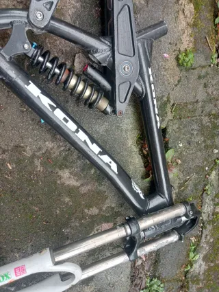 Cuadro Kona Stab Primo DH con amortiguador