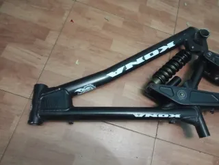 Cuadro Kona Stab Primo DH con amortiguador manitou