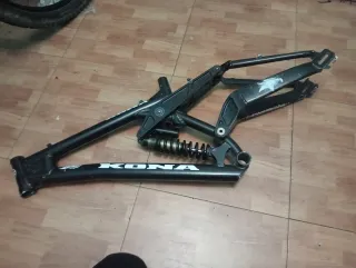 Cuadro Kona Stab Primo DH con amortiguador manitou