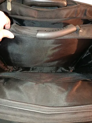 Maleta de viaje negra
