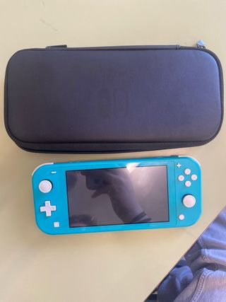 Nintendo Switch Lite Turchese con custodia