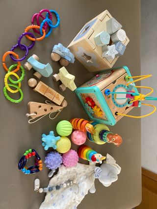 Juguetes estimulación temprana estilo Montessori