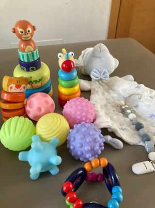 Juguetes estimulación temprana estilo Montessori
