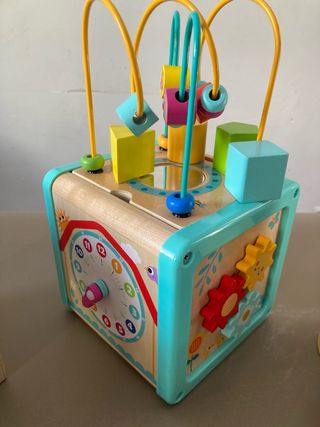 Juguetes estimulación temprana estilo Montessori