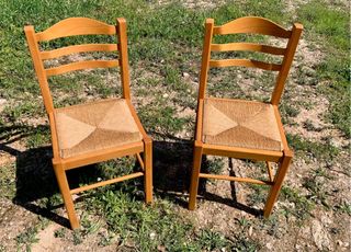 Juego de 2 sillas de madera con asiento de cáñamo