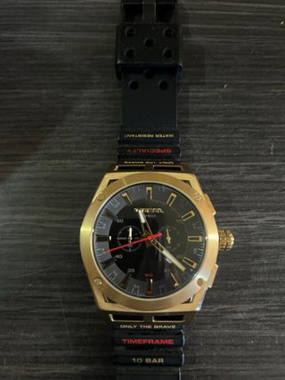 Reloj Diesel Dorado