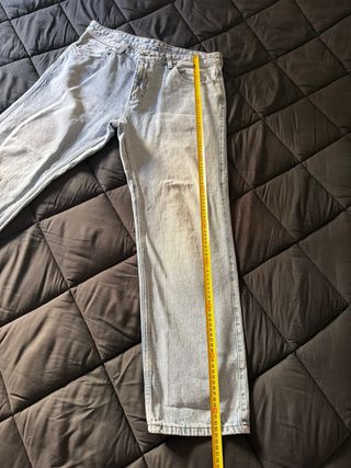 Pantalón vaquero recto claro