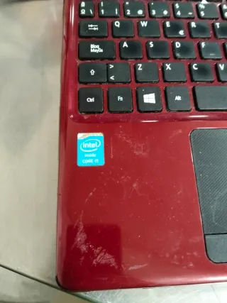 Ordenador portátil Acer Aspire E1-572G Rojo