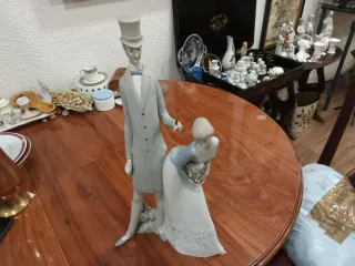 Figura Lladro Porcelana Pareja con Perro
