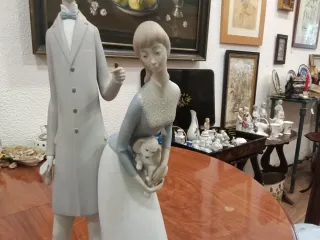 Figura Lladro Porcelana Pareja con Perro