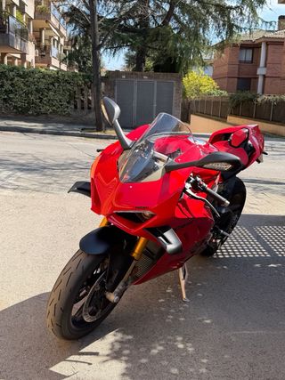 Ducati Panigale V4S 8900 km impecable estado.