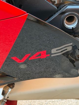 Ducati Panigale V4S 8900 km impecable estado.