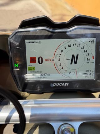 Ducati Panigale V4S 8900 km impecable estado.