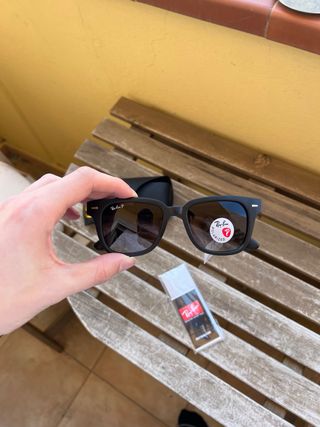 Gafas de sol Ray-Ban negras polarizadas