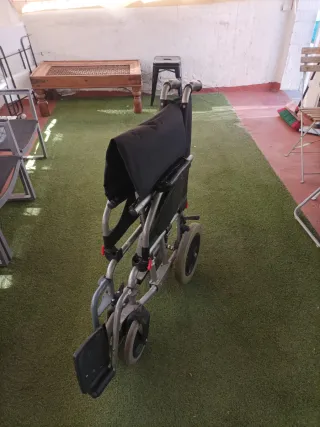 Silla de ruedas ortopédica plegable