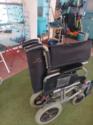 Silla de ruedas ortopédica plegable