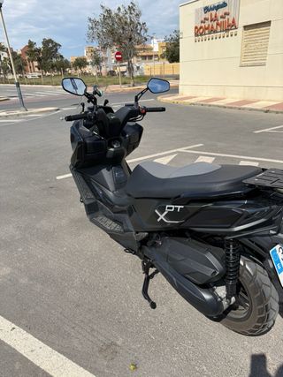 Kymco 125 TCS Maxi Scooter Automática