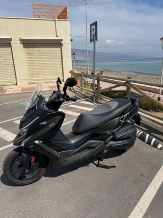 Kymco 125 TCS Maxi Scooter Automática