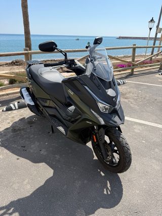 Kymco 125 TCS Maxi Scooter Automática