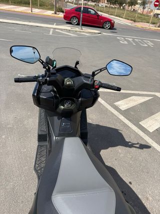 Kymco 125 TCS Maxi Scooter Automática