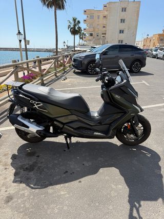 Kymco 125 TCS Maxi Scooter Automática