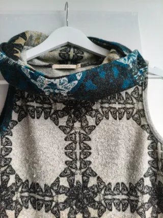 Vestido cuello vuelto estampado