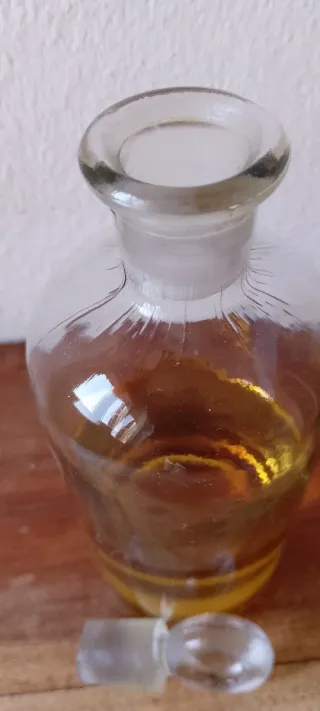 Botella de tocador vintage para colonia
