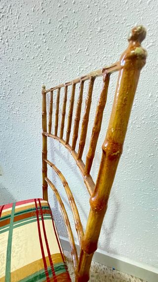 Conjunto mesa y 4 sillas estilo francés