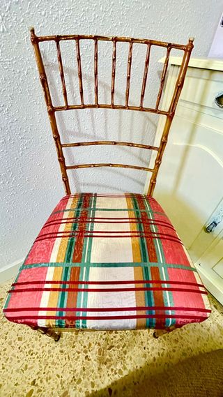 Conjunto mesa y 4 sillas estilo francés