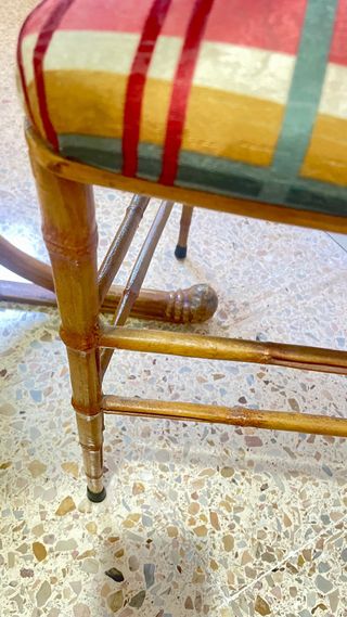 Conjunto mesa y 4 sillas estilo francés